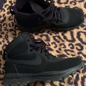 Mens nike boots size 10